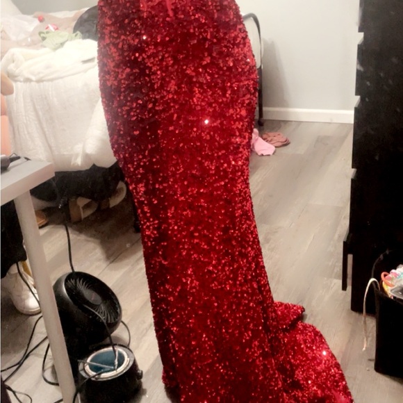 Red prom dress - Picture 3 of 5